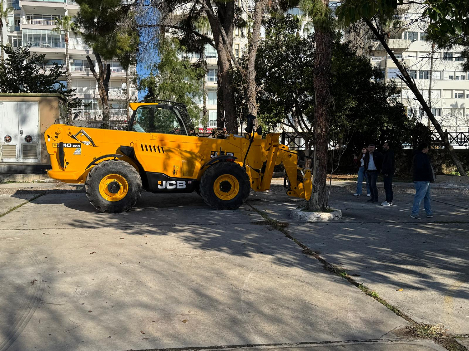  JCB